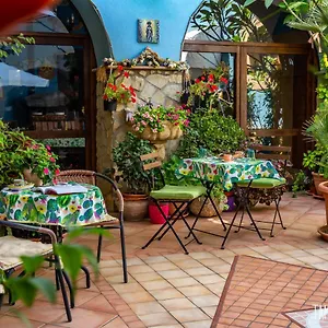 La Finestra Sul Cortile Bed & Breakfast Sciacca